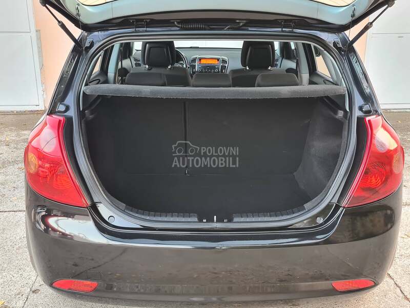 Kia cee`d 1.6 Champion