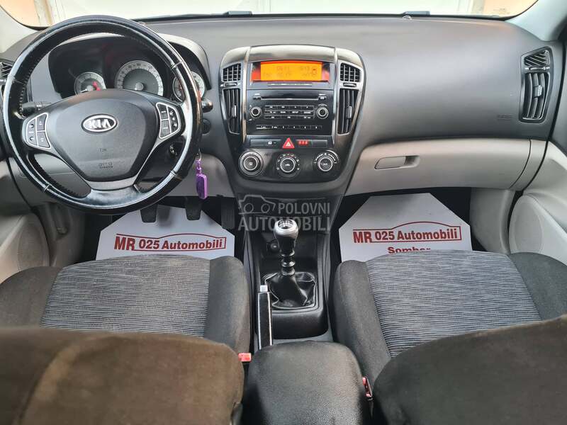 Kia cee`d 1.6 Champion