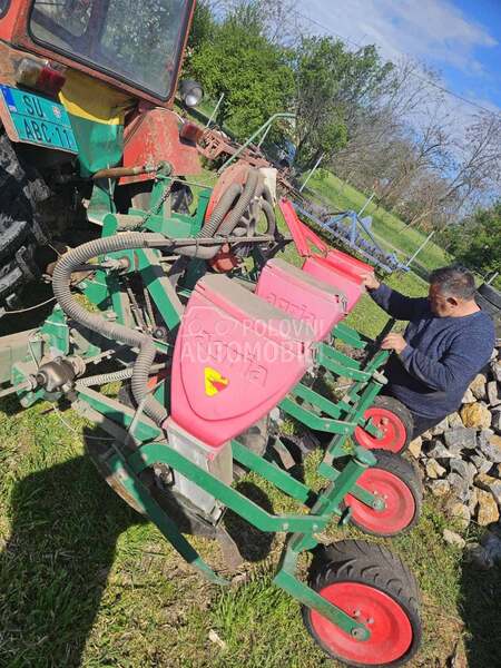 Agria 4 reda sa valjcima