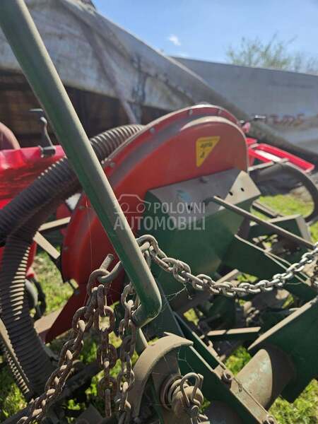 Agria 4 reda sa valjcima