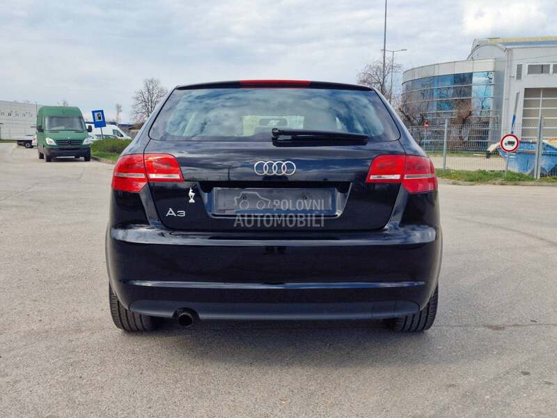 Audi A3 1.2b 4-cilindra
