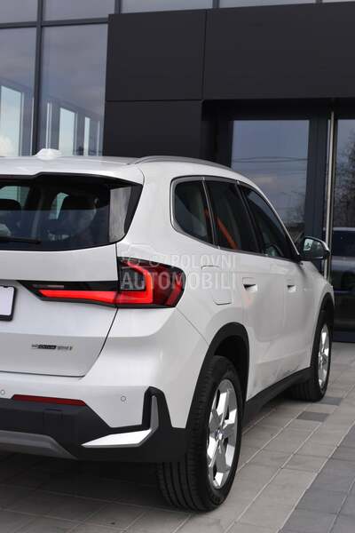 BMW X1 sDrive 18i AT