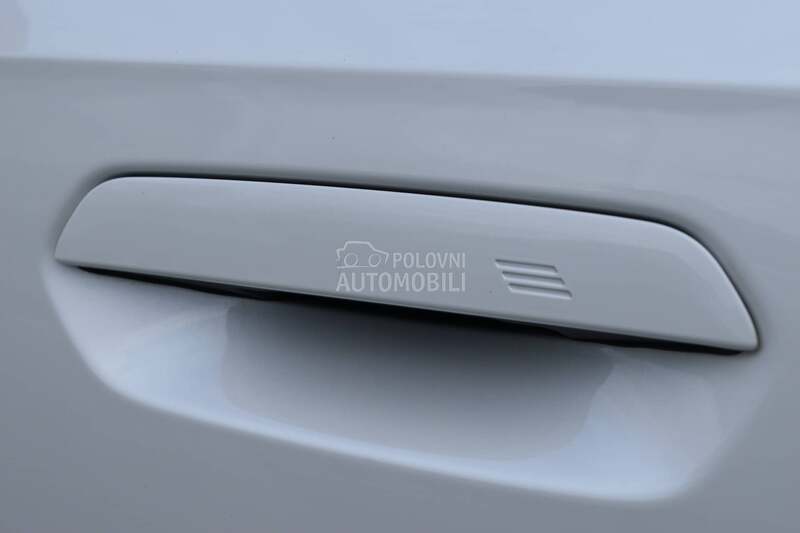 BMW X1 sDrive 18i AT