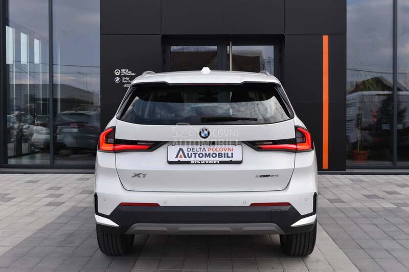 BMW X1 sDrive 18i AT
