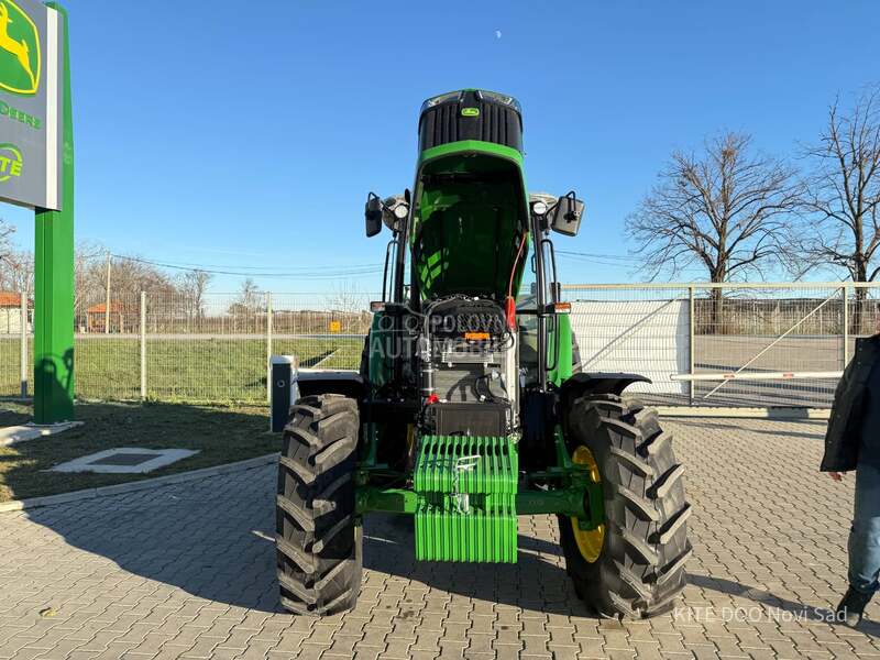 John Deere 6110B