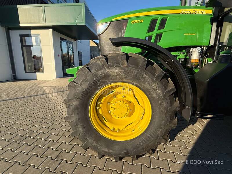 John Deere 6110B