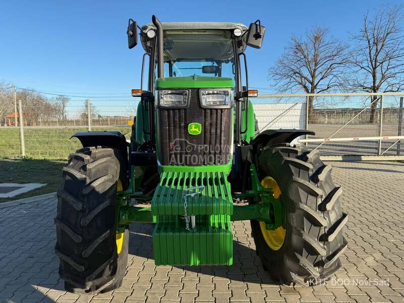 John Deere 6110B