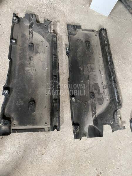 Audi Q5 -  kompletan auto u delovima