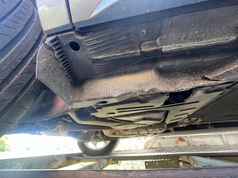 Audi Q5 -  kompletan auto u delovima