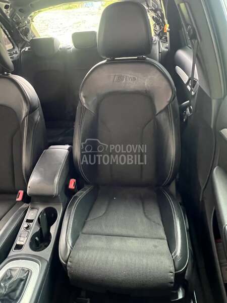 Audi Q5 -  kompletan auto u delovima