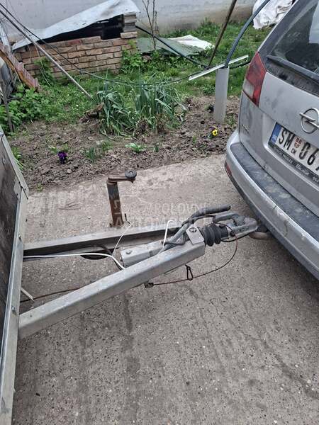 Remontovana Autoprikolica