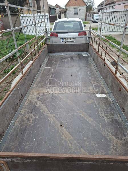 Remontovana Autoprikolica