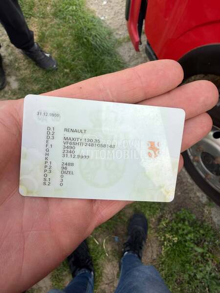 Renault Maxity 130.35