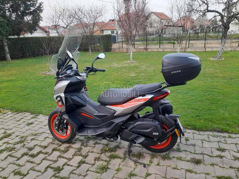 Aprilia SR GT Sport 200