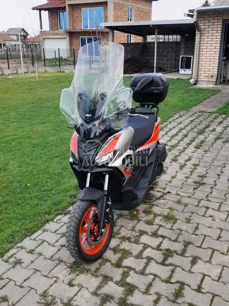 Aprilia SR GT Sport 200