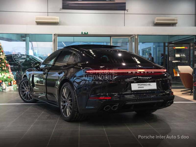 Porsche Panamera 4