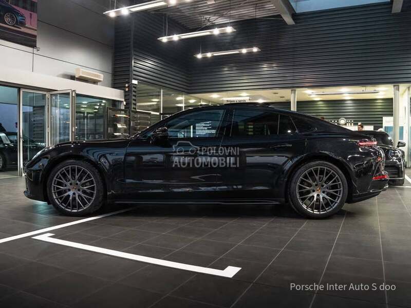 Porsche Panamera 4