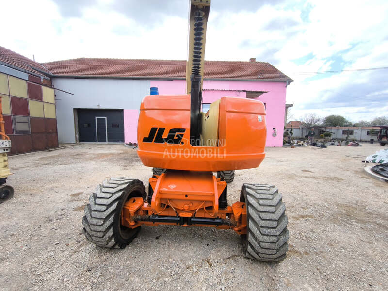 JLG 800AJ