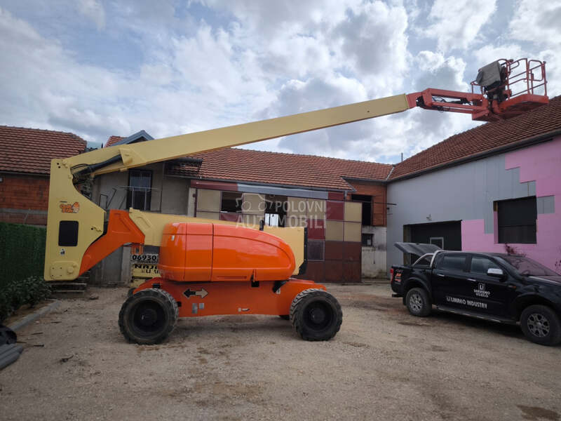 JLG 800AJ