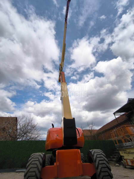 JLG 800AJ