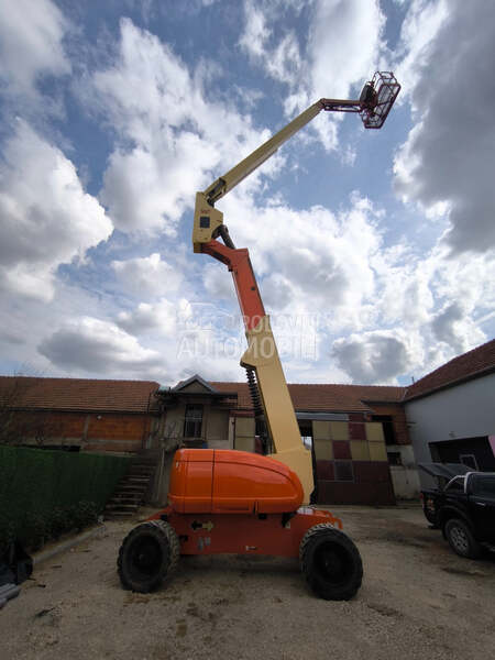 JLG 800AJ