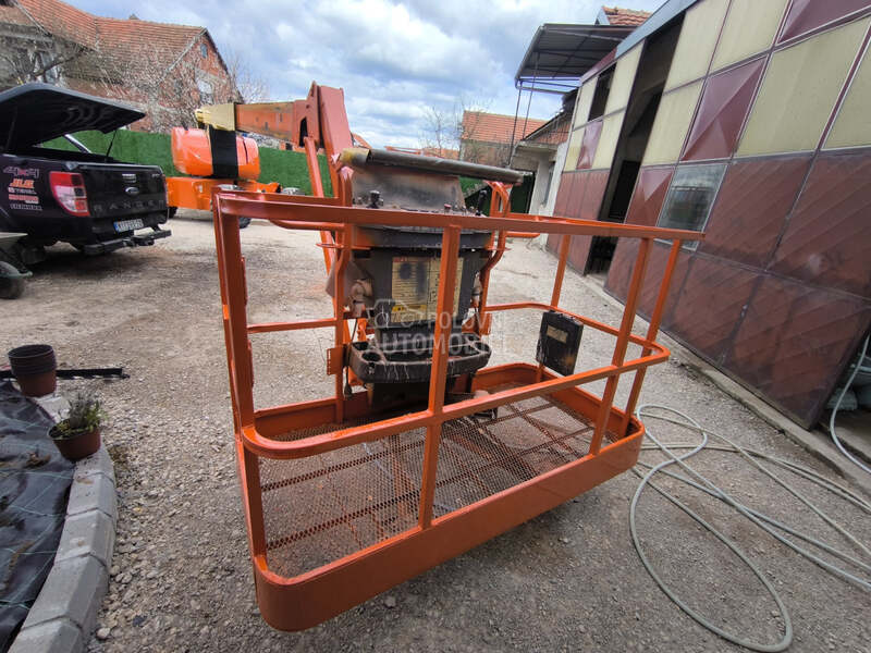 JLG 800AJ