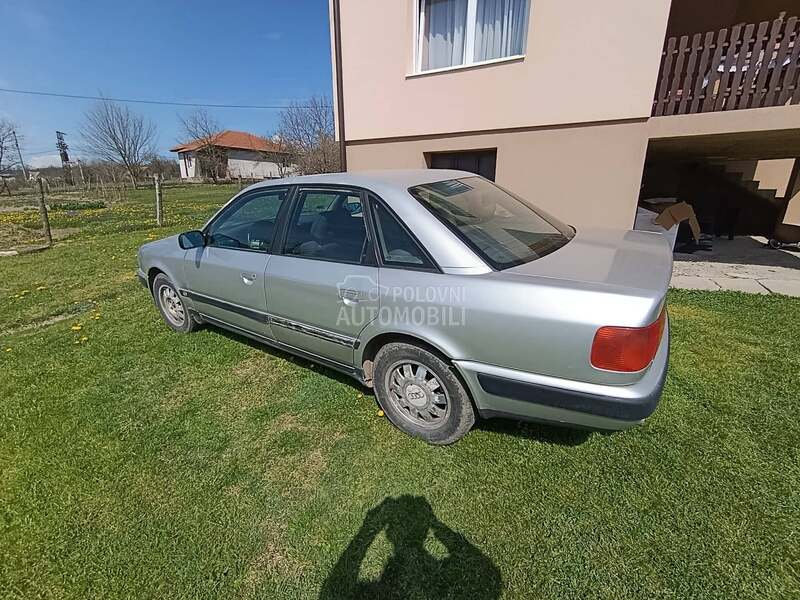 Audi 100 