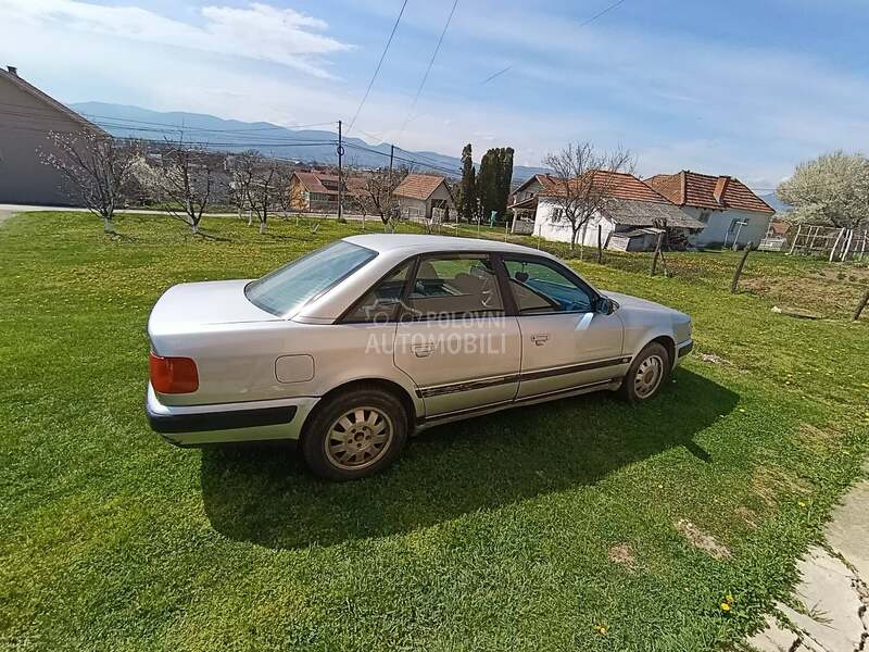 Audi 100 