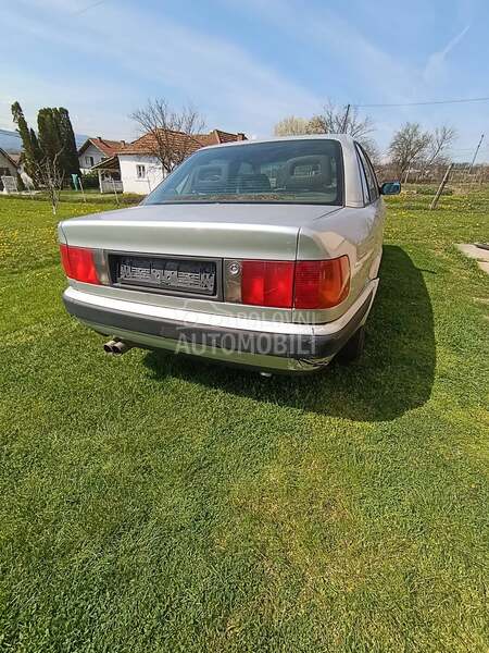 Audi 100 