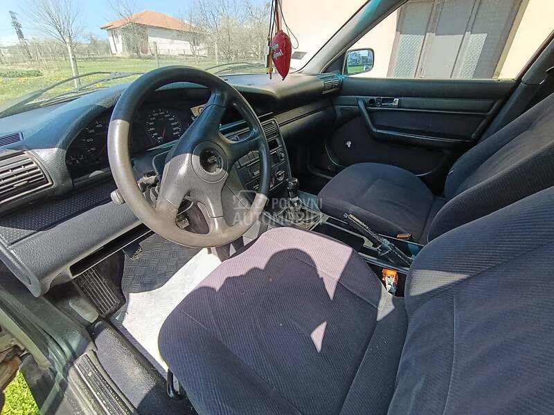 Audi 100 