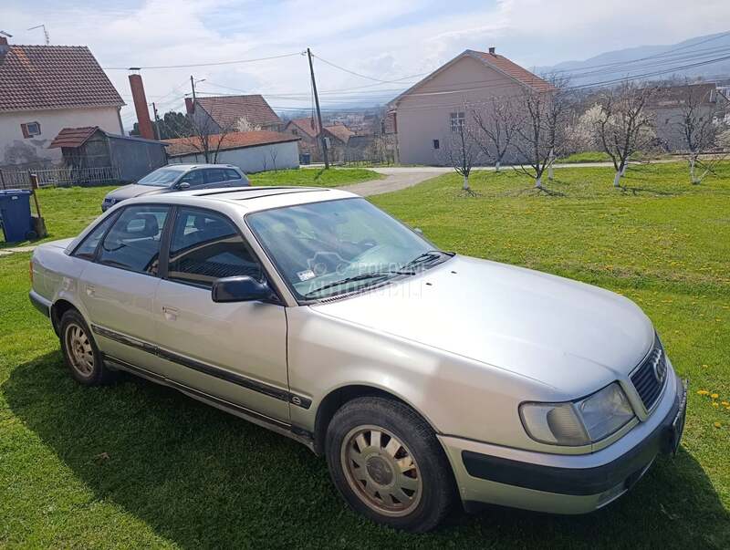 Audi 100 