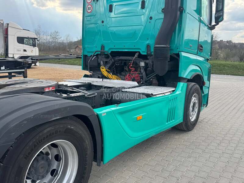 Mercedes Benz ACTROS 1845
