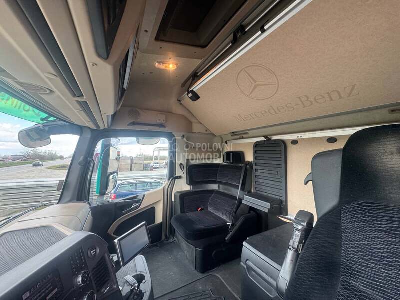 Mercedes Benz ACTROS 1845