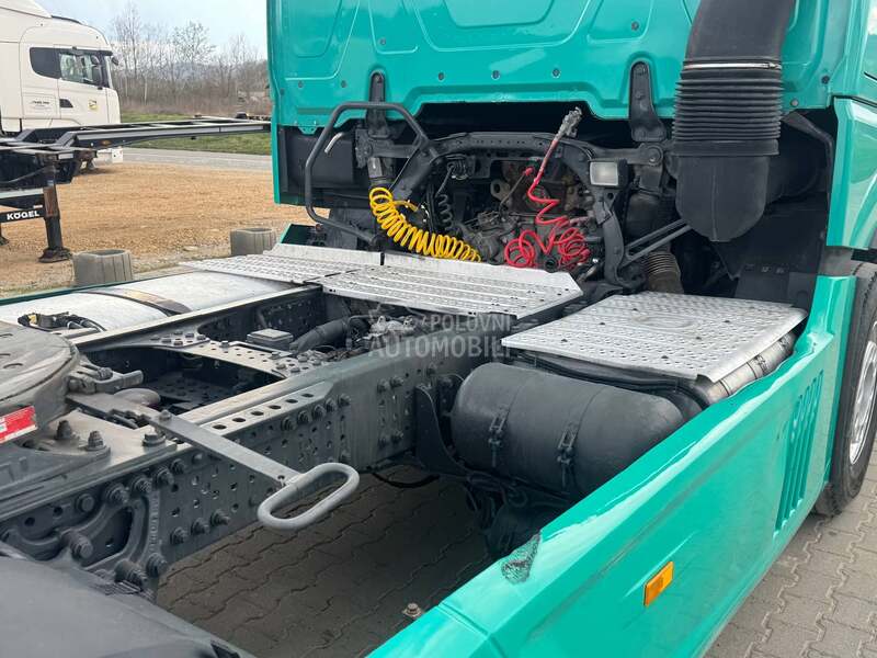 Mercedes Benz ACTROS 1845