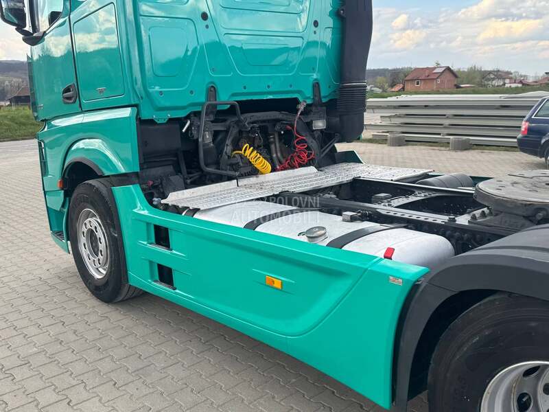 Mercedes Benz ACTROS 1845