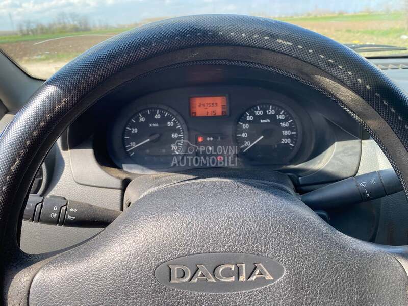 Dacia Logan 