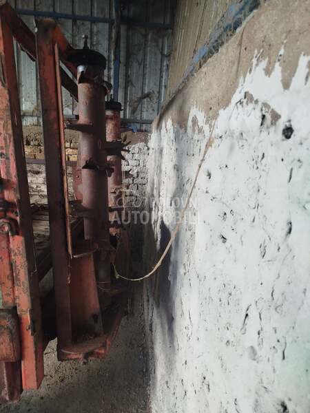 Prikolica za djubrivo