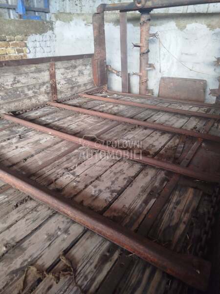 Prikolica za djubrivo