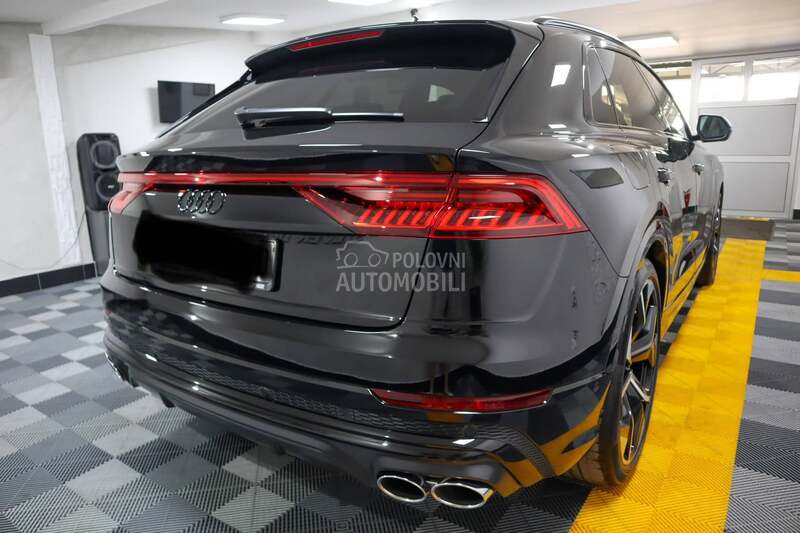 Audi SQ8 