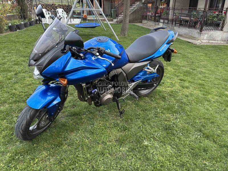 Kawasaki Z750s