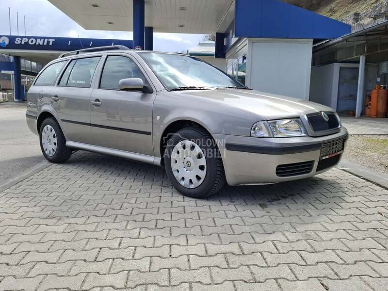 Škoda Octavia R E D A K