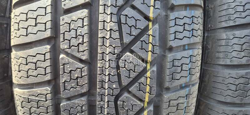 Petlas 215/65 R17 Zimska
