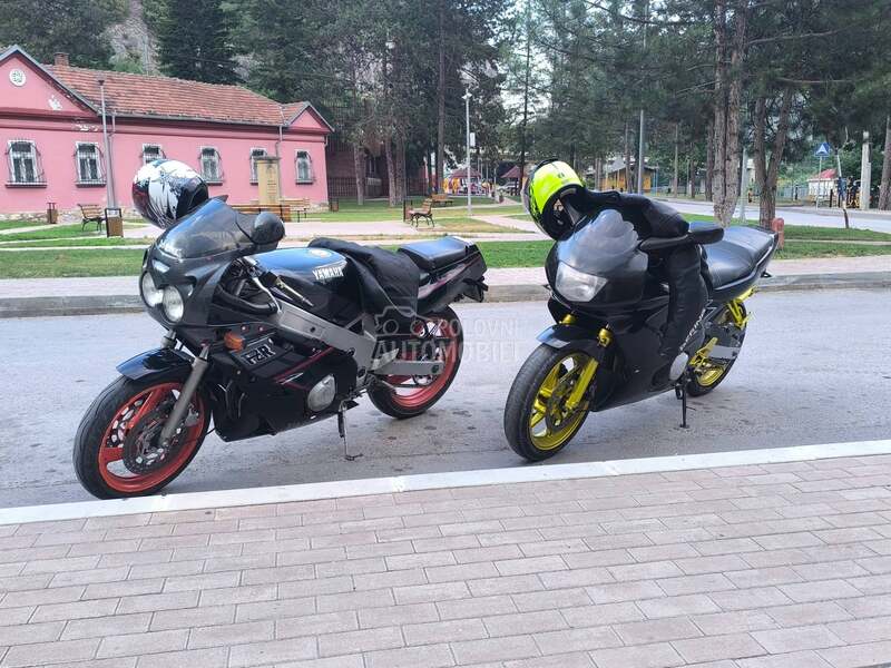 Yamaha FZR