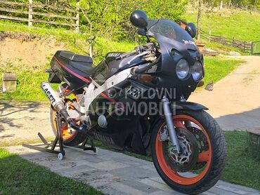 Yamaha FZR