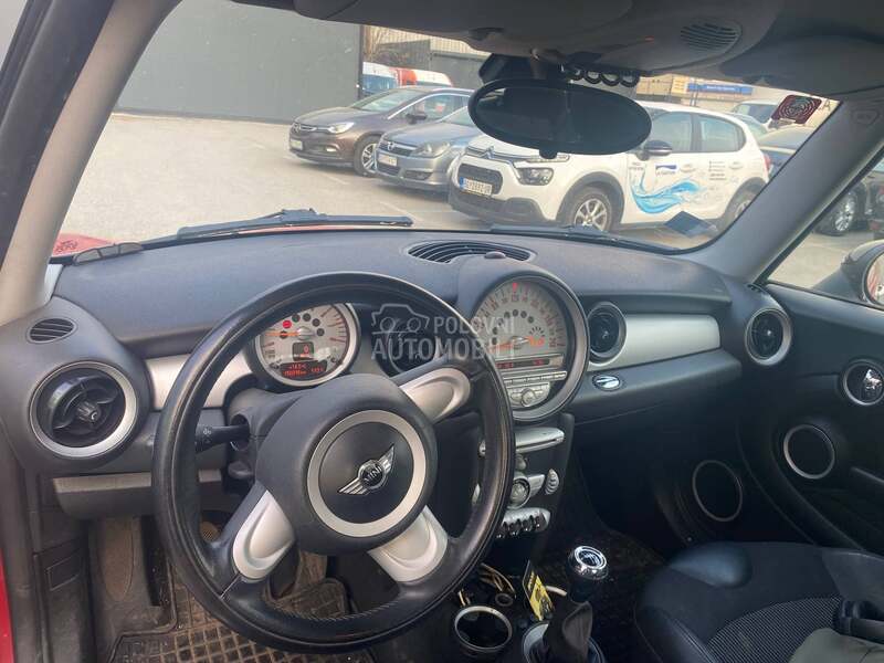 MINI Cooper 1.6