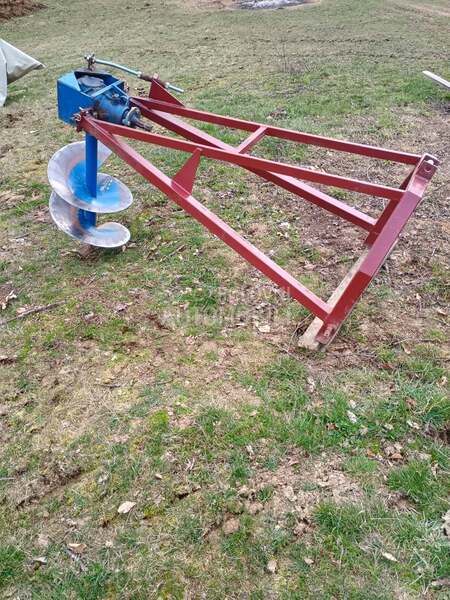  Busac za rupe traktorski