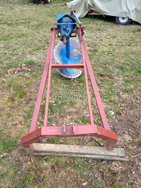  Busac za rupe traktorski