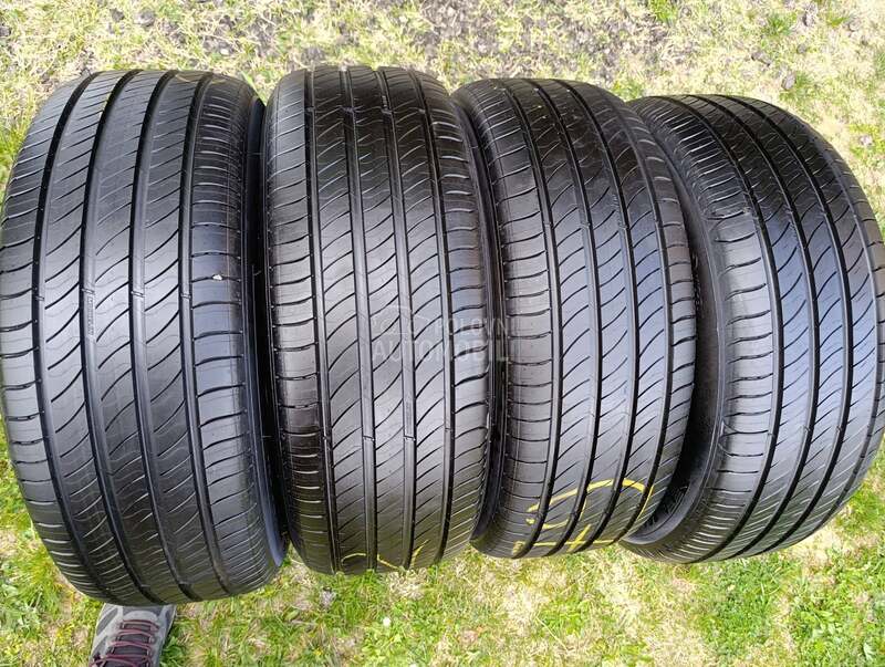 Michelin 215/55 R17 Letnja