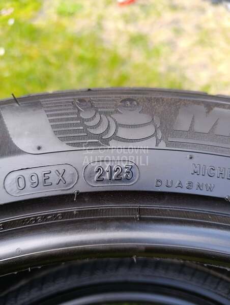 Michelin 215/55 R17 Letnja