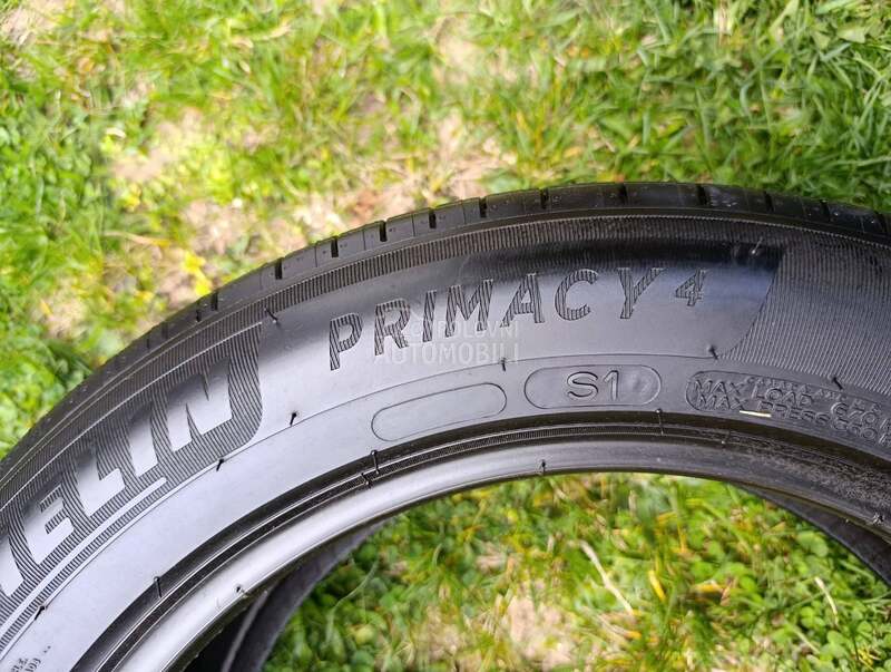 Michelin 215/55 R17 Letnja